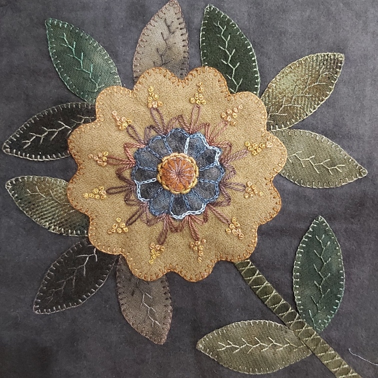 heirloom-rose-by-primitive-gatherings-bom-the-quilting-room